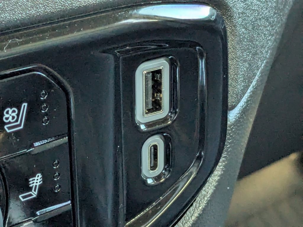 Used 2025 Chevrolet Silverado 1500 LTZ image 24