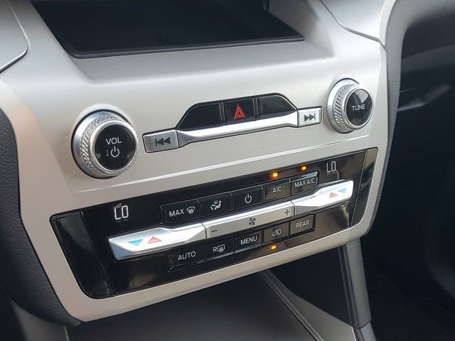 Certified 2020 Ford Explorer XLT RWD image 19