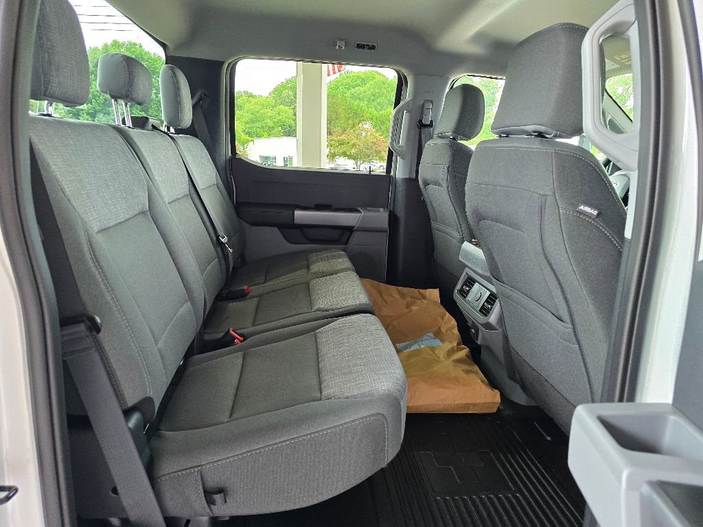 New 2025 Ford F450 XLT RWD image 9