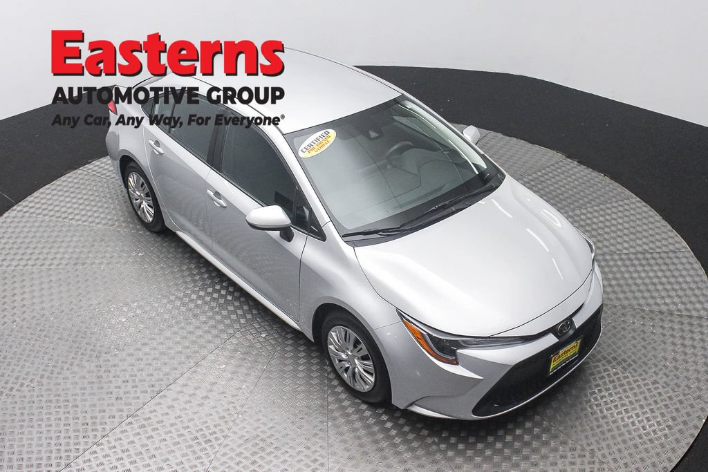 Used 2022 Toyota Corolla LE FWD image 3