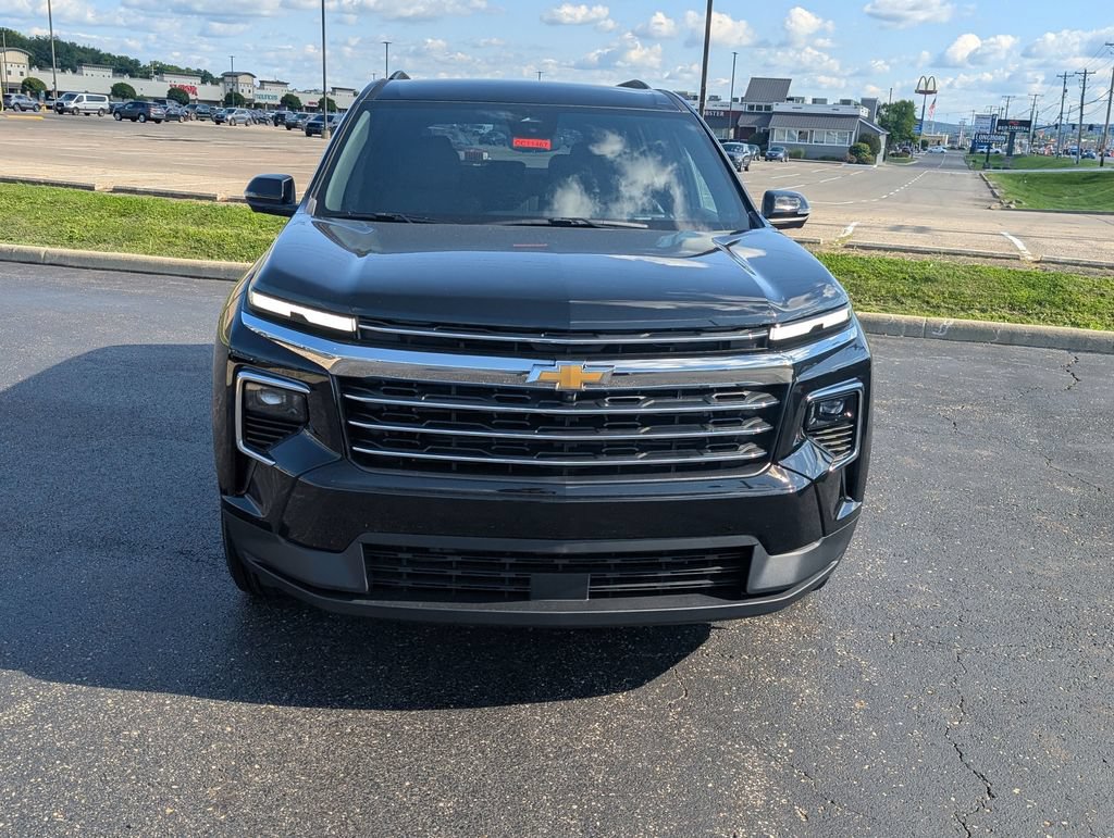 New 2026 Chevrolet Traverse LT w/ Driver Confidence Package AWD/4WD image 2