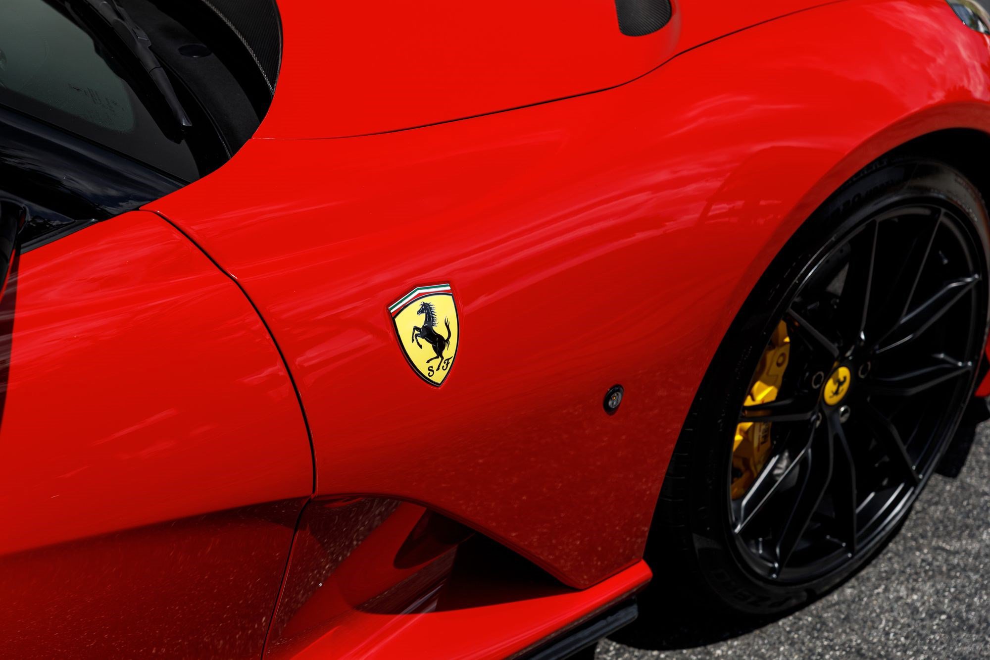 Used 2021 Ferrari 812 GTS RWD image 39