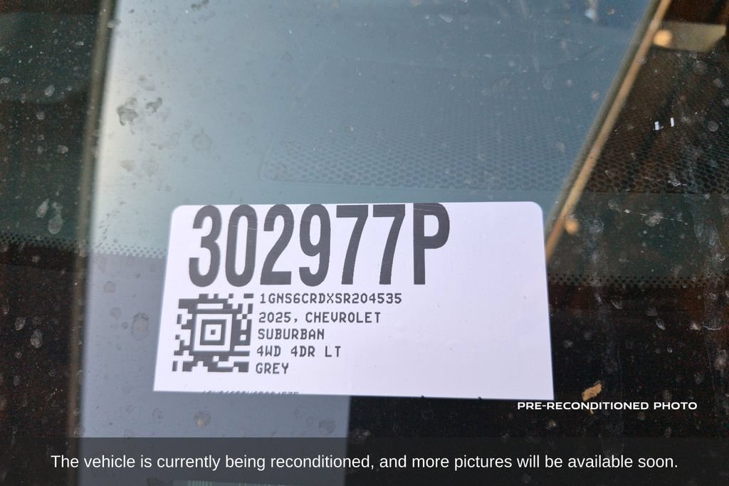 Used 2025 Chevrolet Suburban LT AWD/4WD image 19