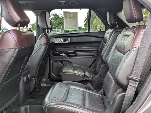 Used 2023 Ford Explorer Platinum w/ Technology Package AWD/4WD image 14
