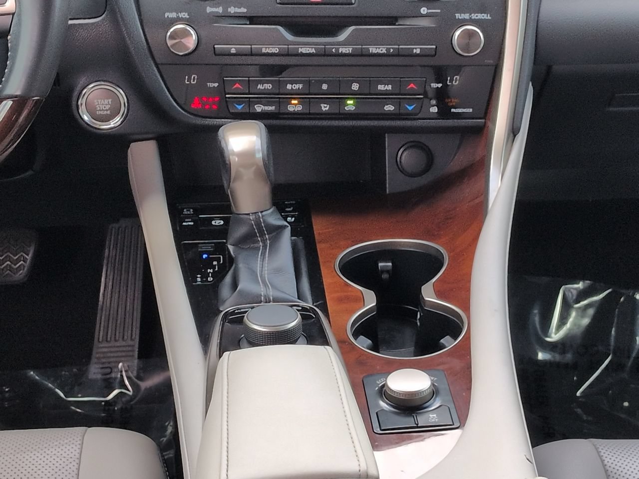 Used 2019 Lexus RX 350L FWD w/ Premium Package image 19