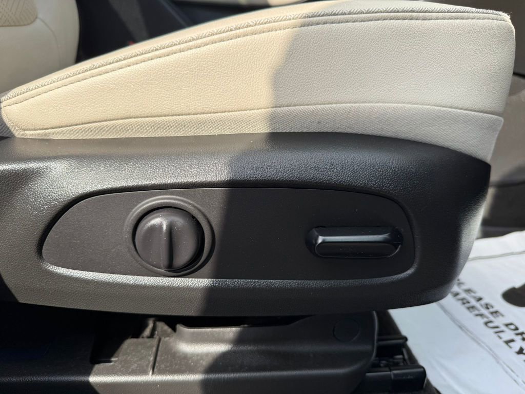 Used 2020 Buick Encore GX Essence w/ Experience Buick Package image 38