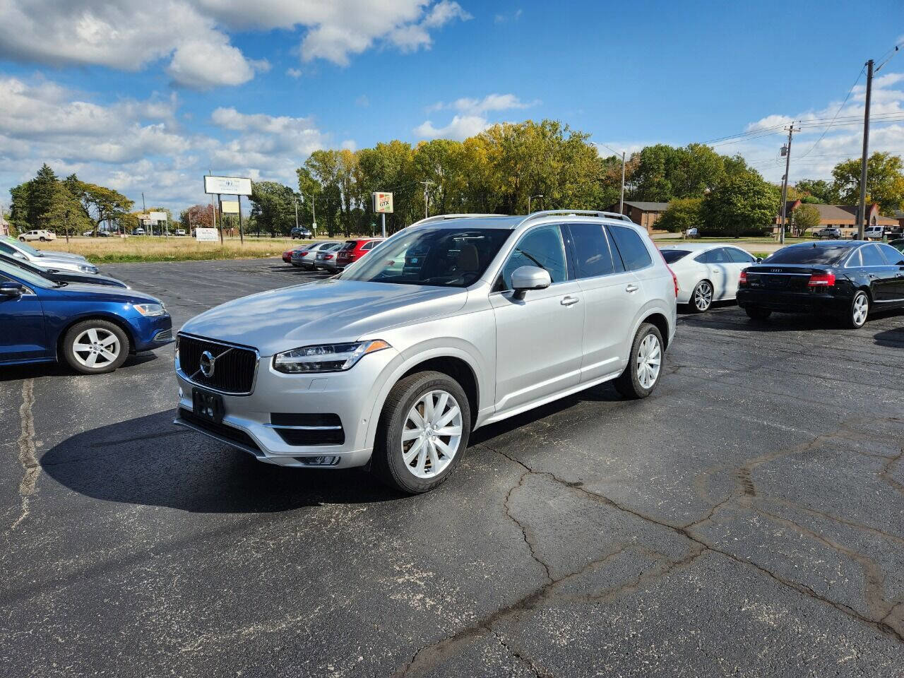Used 2019 Volvo XC90 T6 Momentum w/ Advanced Package image 2