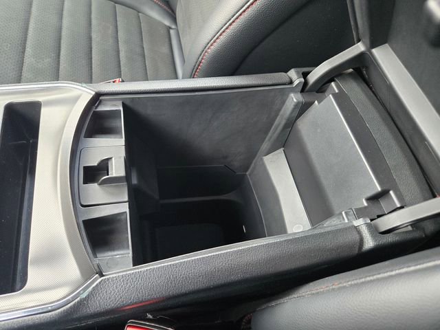 Used 2024 Ford Edge ST-Line w/ Class II Trailer Tow Package image 13