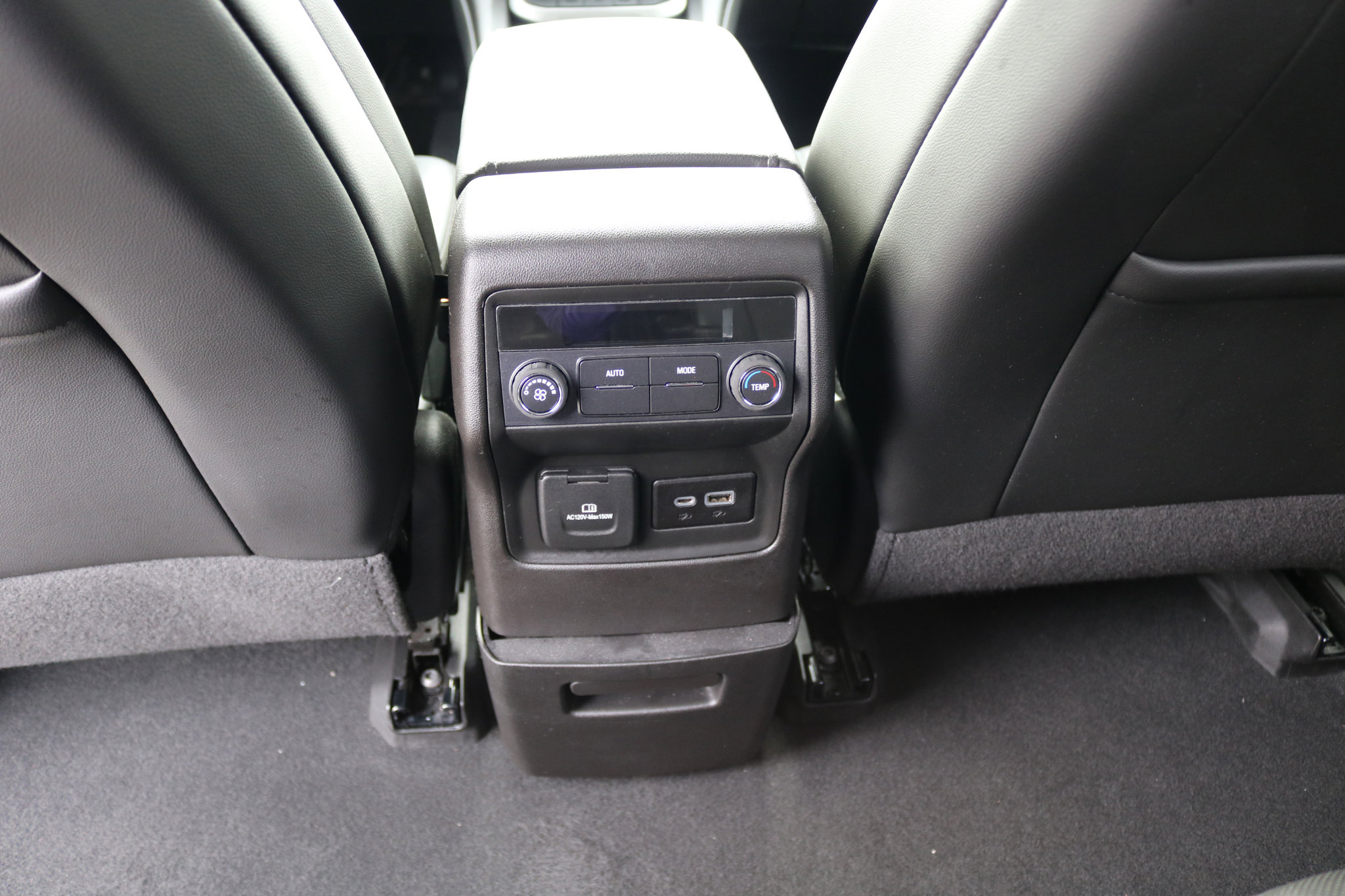 Used 2023 GMC Acadia SLT image 26
