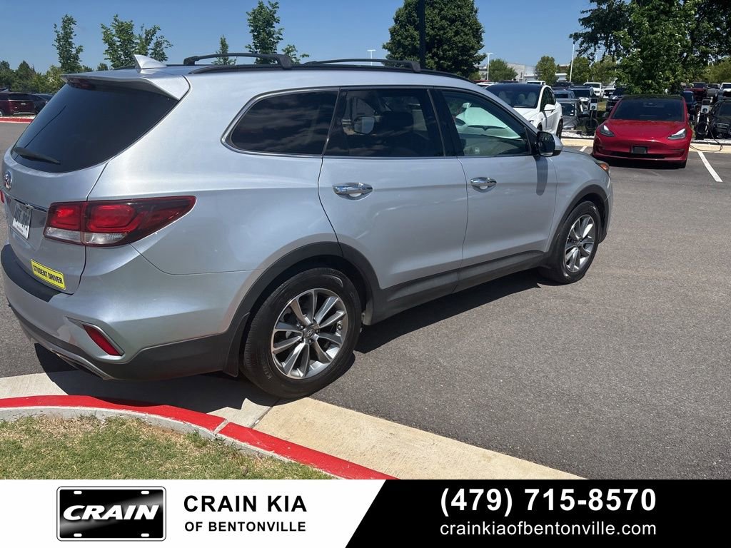 Used 2018 Hyundai Santa Fe SE w/ Cargo Package FWD image 3