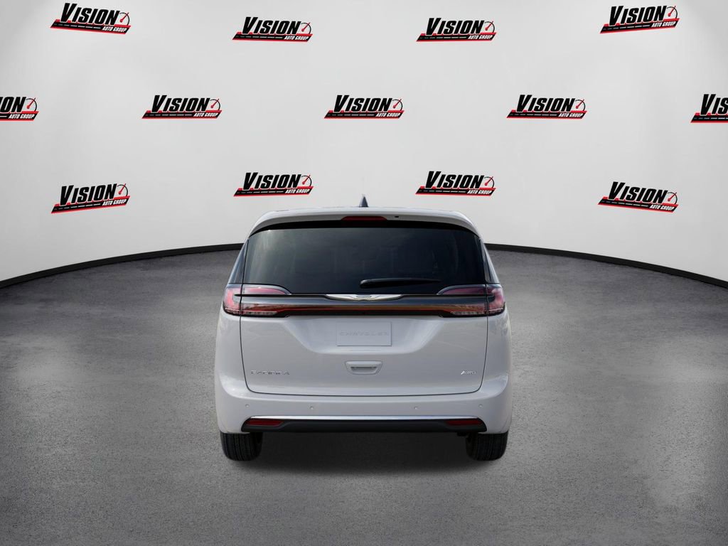 New 2026 Chrysler Pacifica Select image 7
