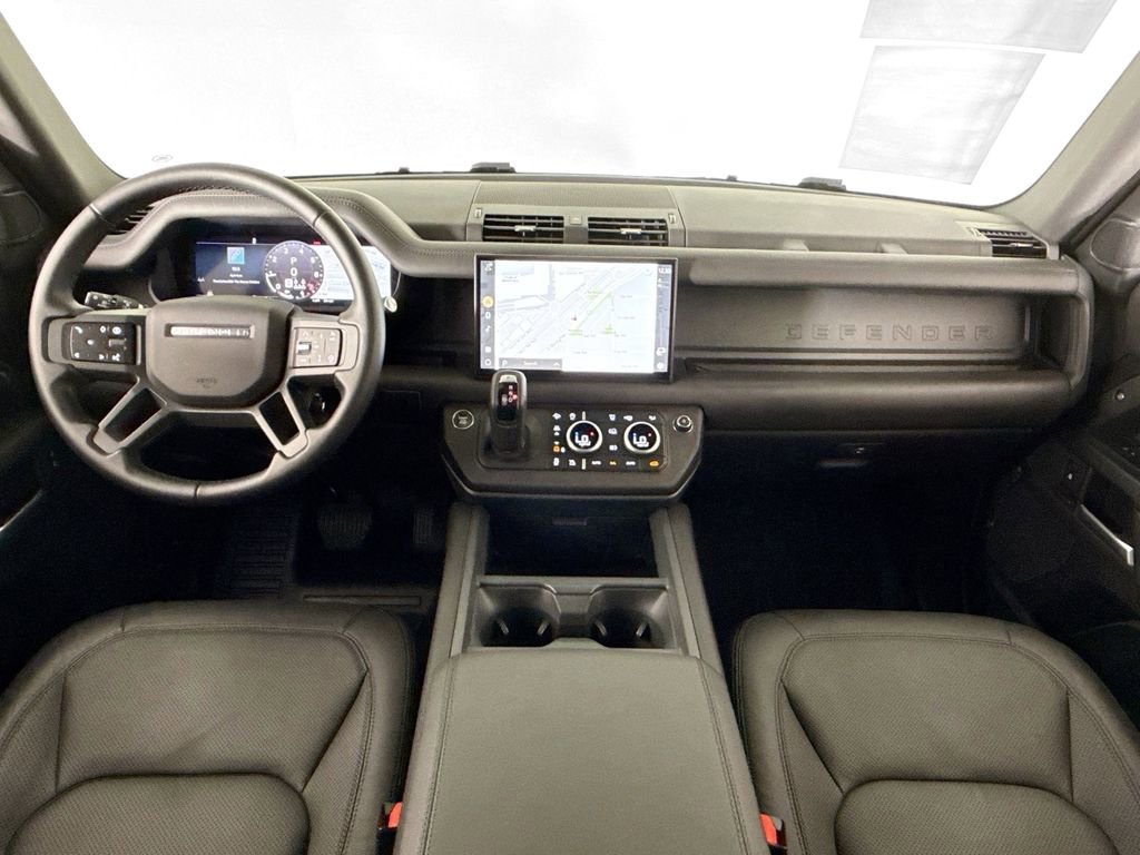 Used 2025 Land Rover Defender 130 S image 9