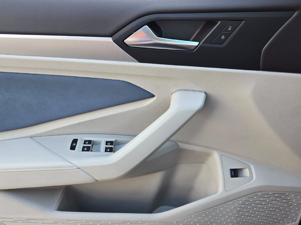 New 2027 Volkswagen Jetta SE FWD image 12