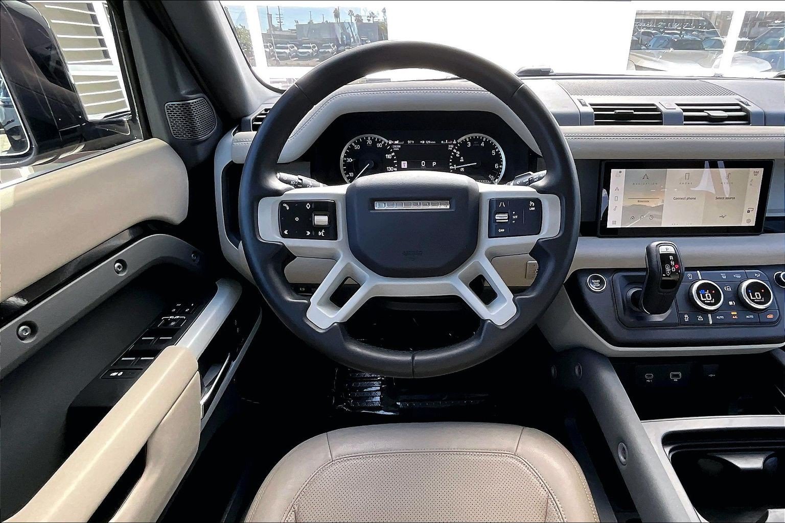 Used 2023 Land Rover Defender 110 SE AWD/4WD image 5