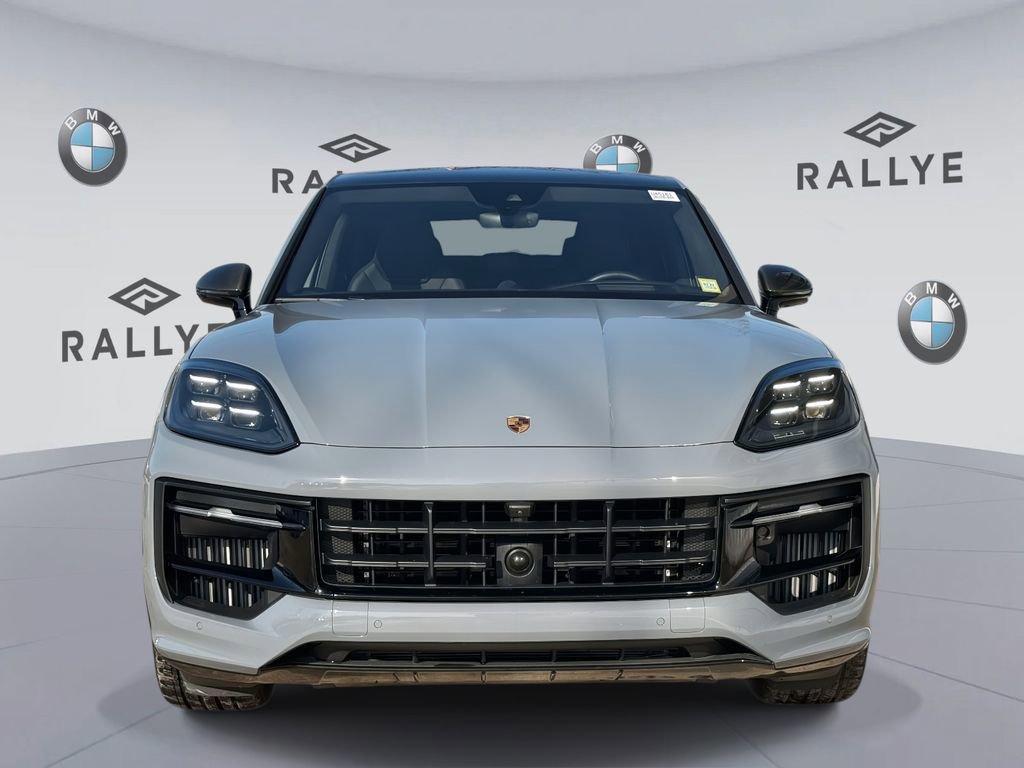 Used 2025 Porsche Cayenne GTS image 2