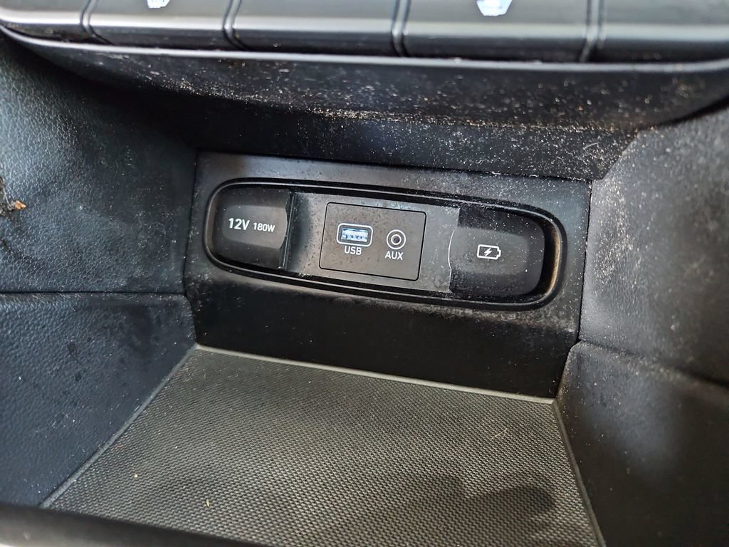 Used 2019 Hyundai Santa Fe Limited FWD image 19