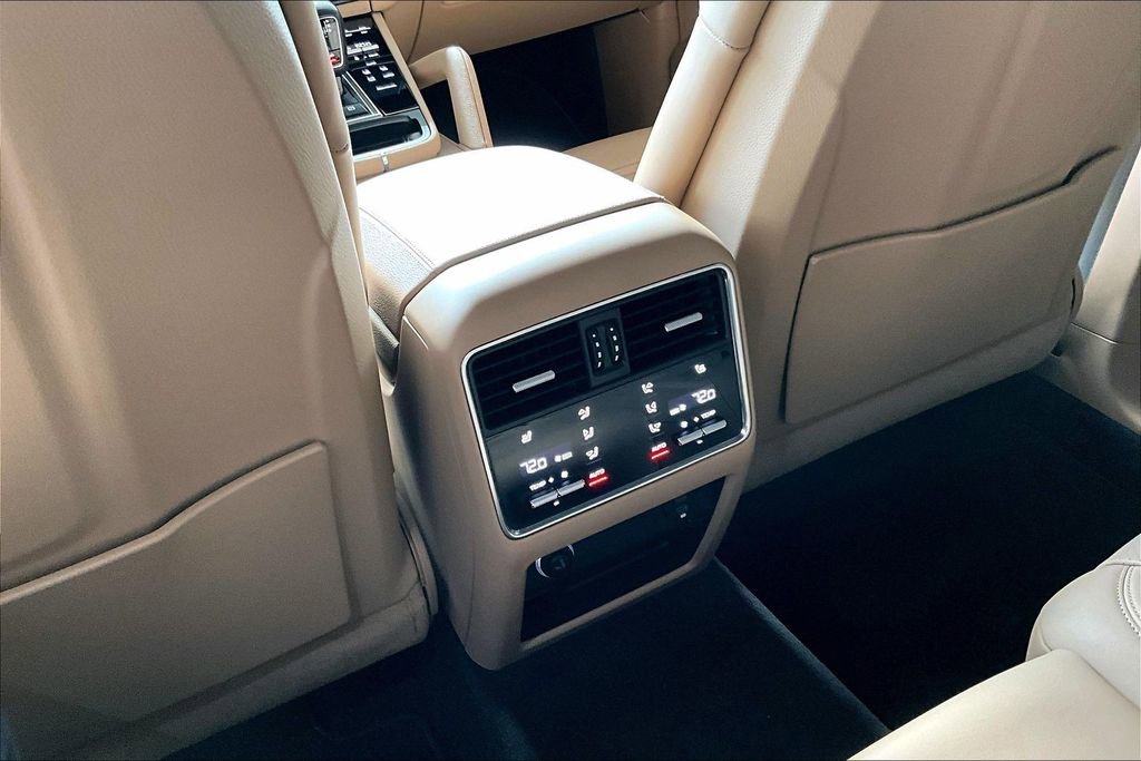 Used 2023 Porsche Cayenne S Platinum image 14