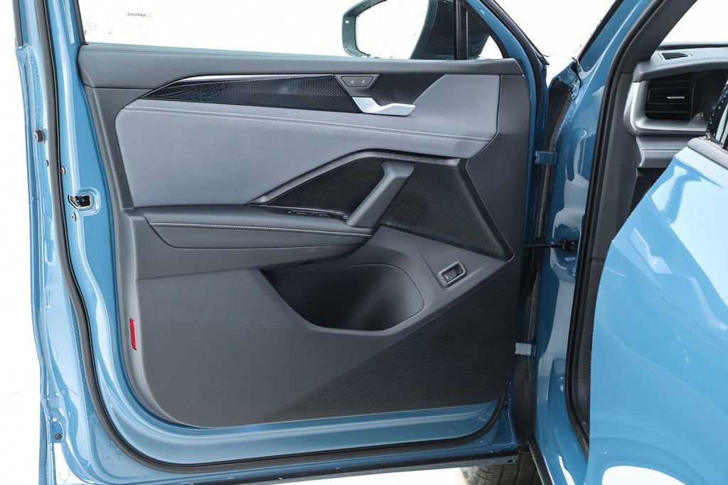 New 2026 Volkswagen Tiguan SE R-Line image 18