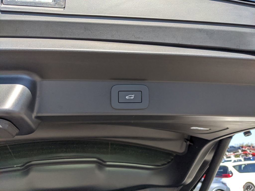 Used 2024 Land Rover Range Rover Sport Dynamic SE image 16