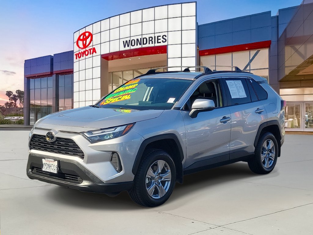 Used 2022 Toyota RAV4 XLE w/ Convenience Package AWD/4WD image 2