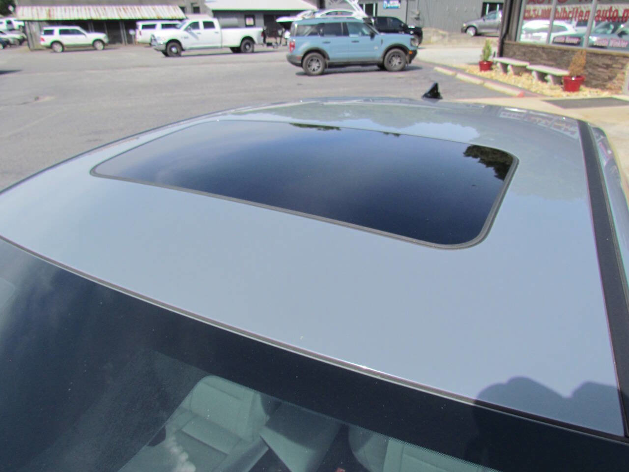 Used 2021 Hyundai Elantra Limited image 25