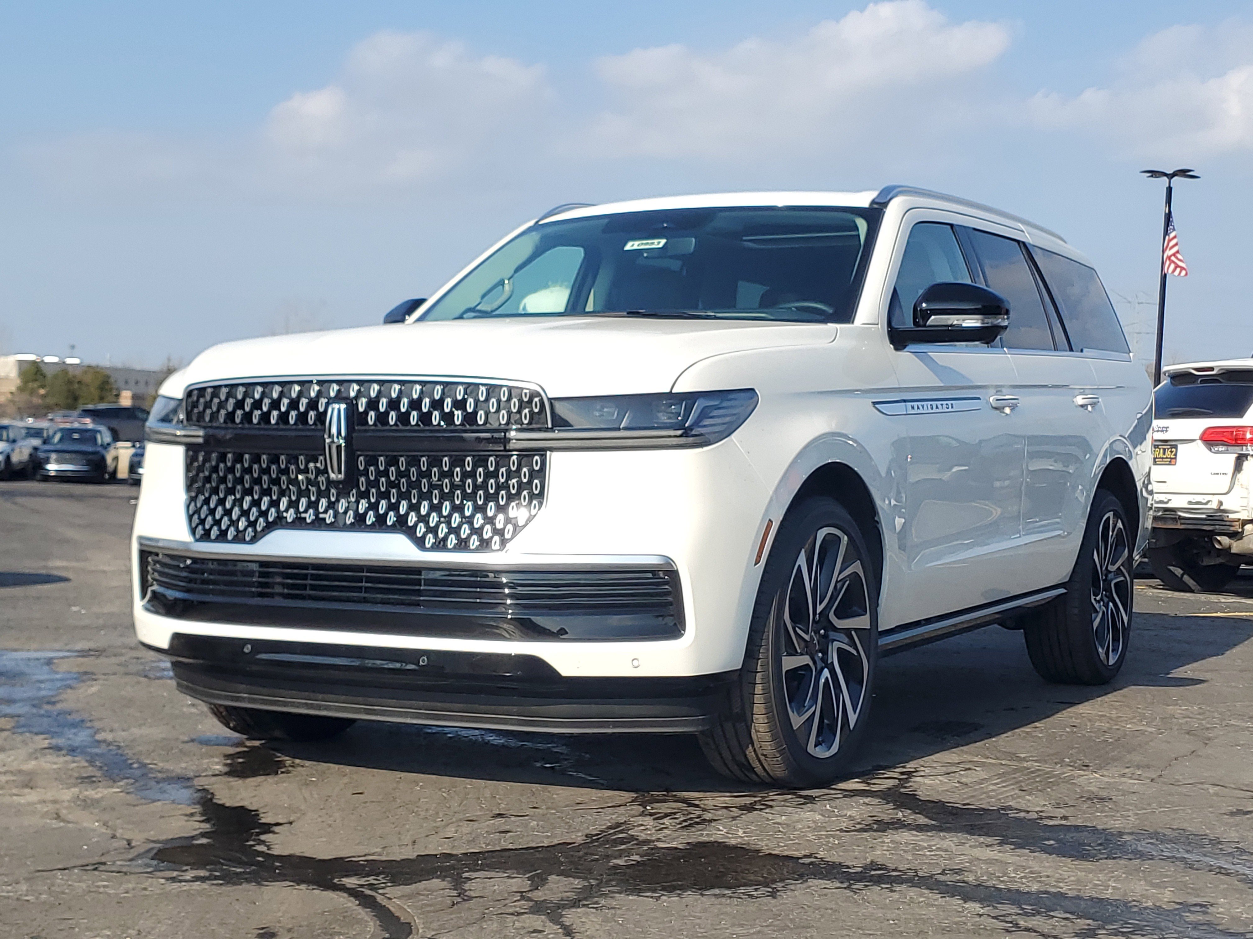 New 2026 Lincoln Navigator Reserve image 2