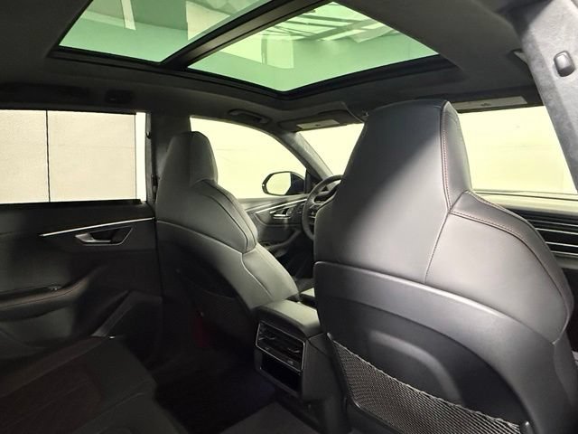 Used 2026 Audi SQ8 Prestige AWD/4WD image 28