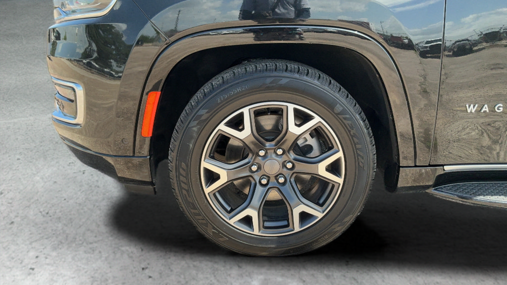 Certified 2024 Jeep Wagoneer Series III AWD/4WD image 27