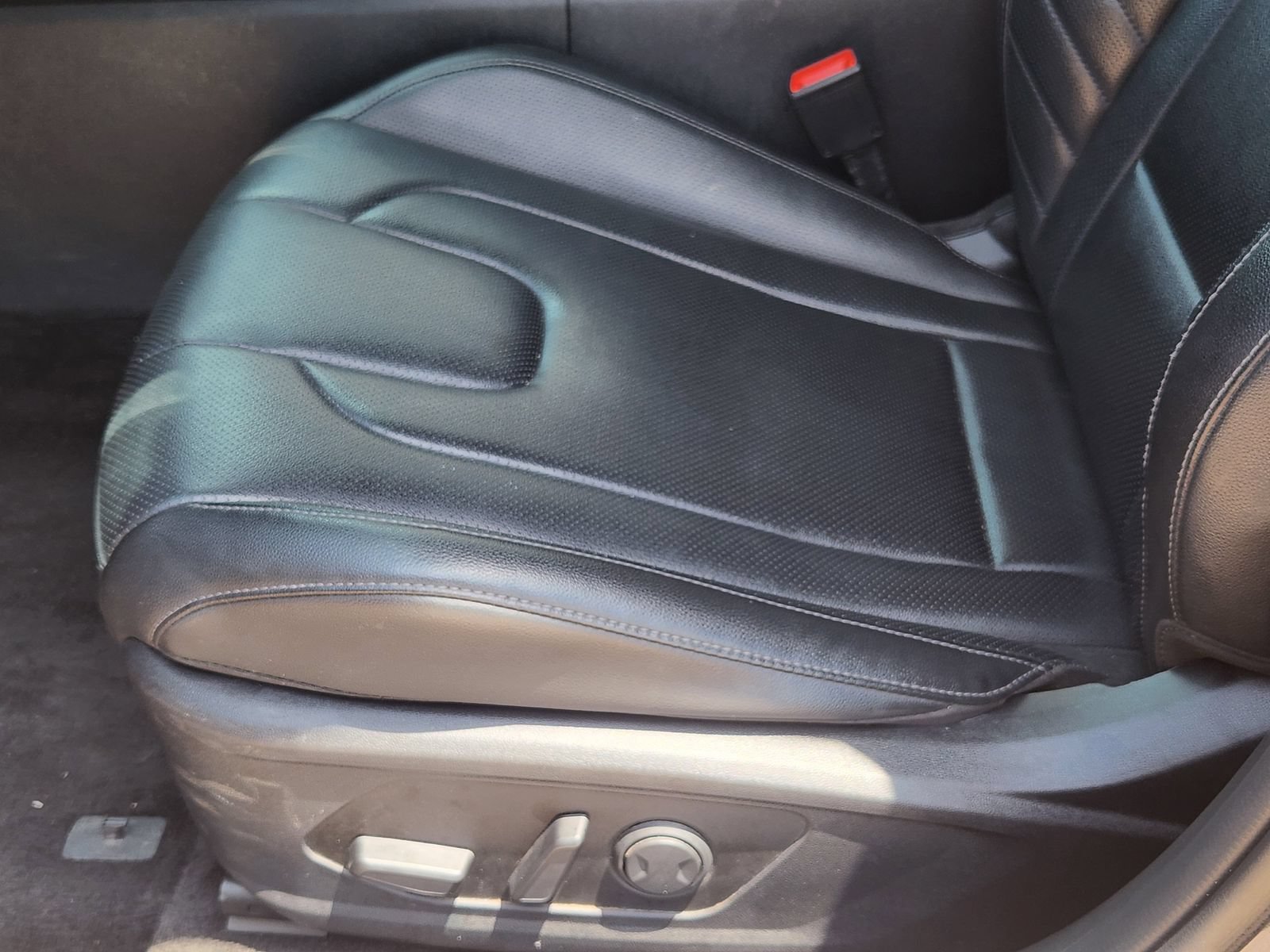 Used 2024 Hyundai Elantra Limited FWD image 27