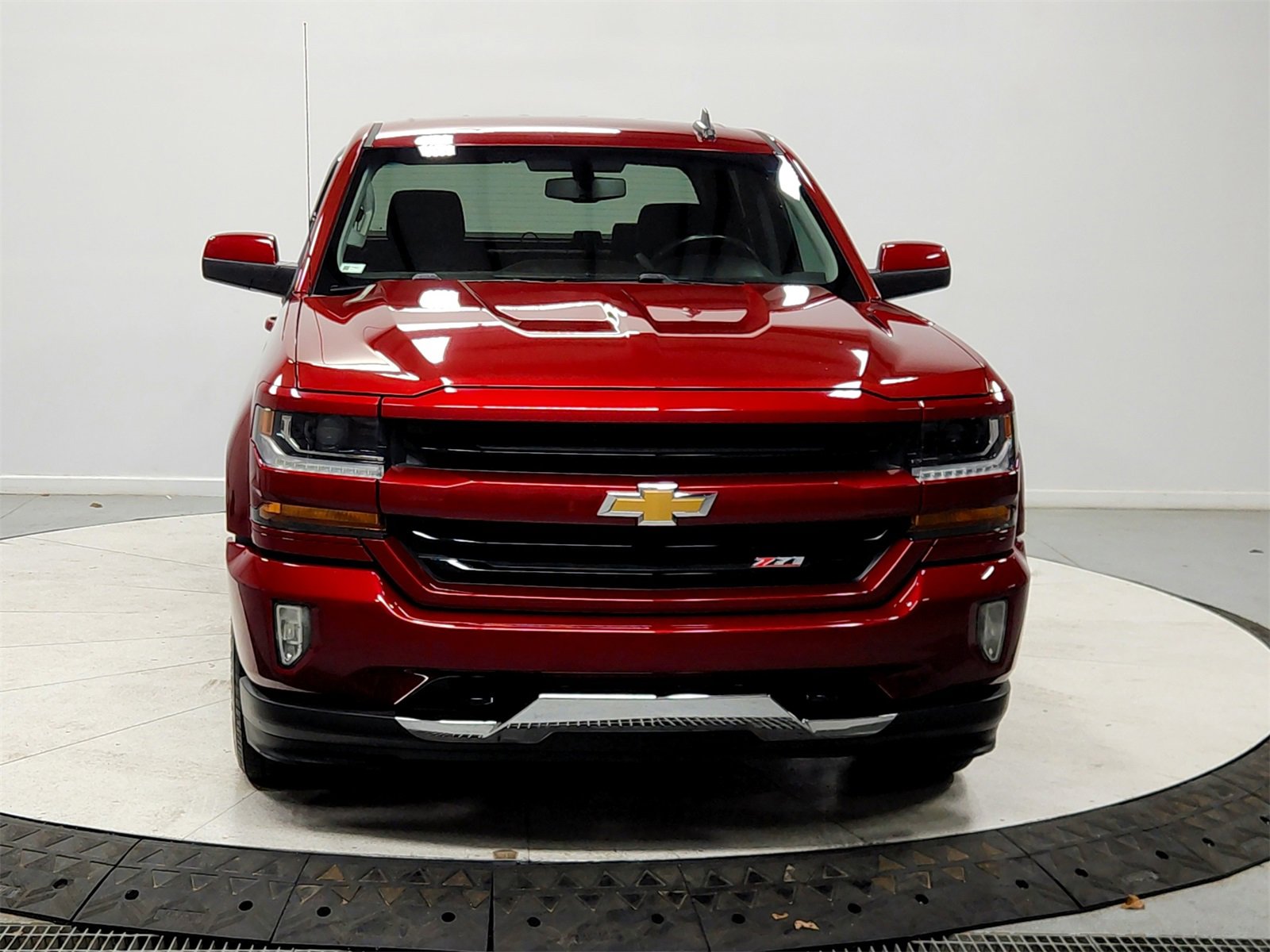 Used 2018 Chevrolet Silverado 1500 LT w/ All Star Edition image 2
