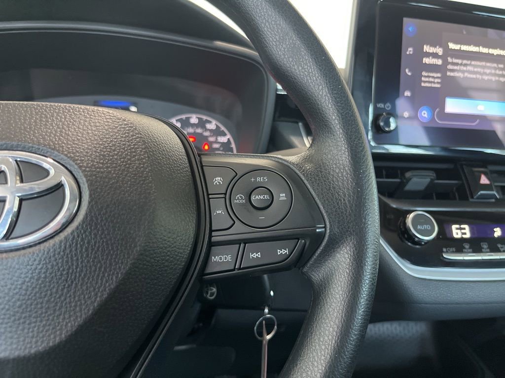 Used 2025 Toyota Corolla LE FWD image 7