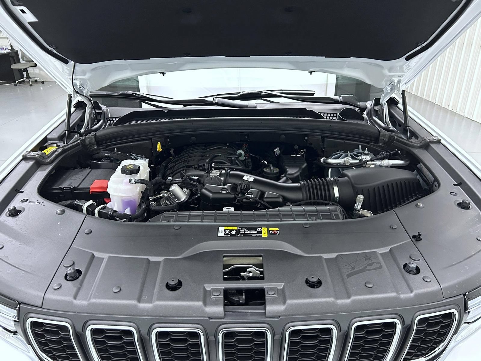 New 2026 Jeep Grand Cherokee Laredo AWD/4WD image 24
