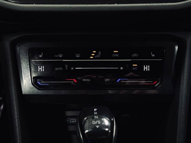 Used 2022 Volkswagen Tiguan SE R-Line image 32