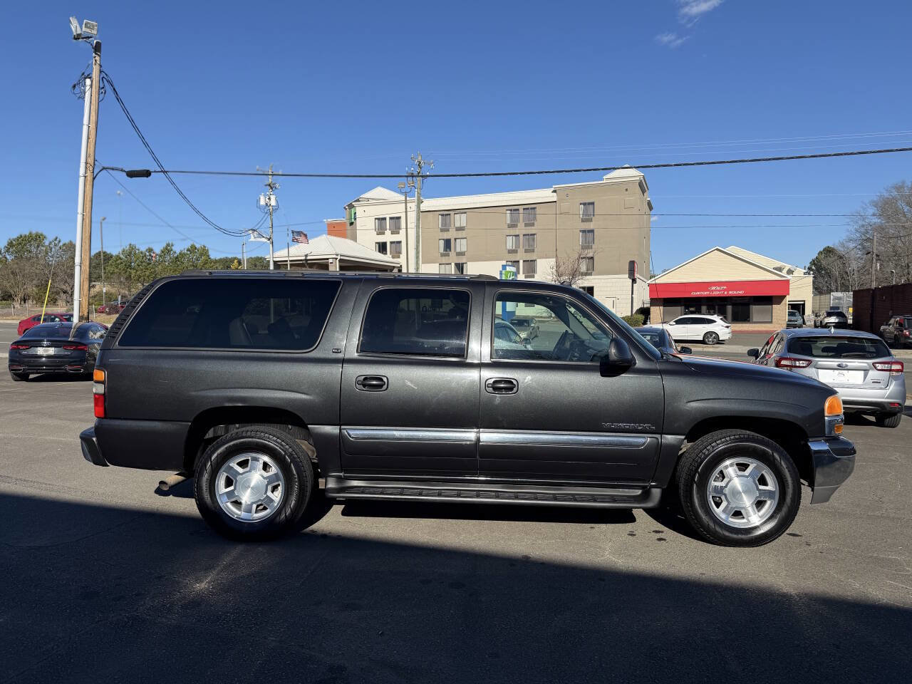 Used 2004 GMC Yukon XL SLT w/ Preferred Equipment Group image 9