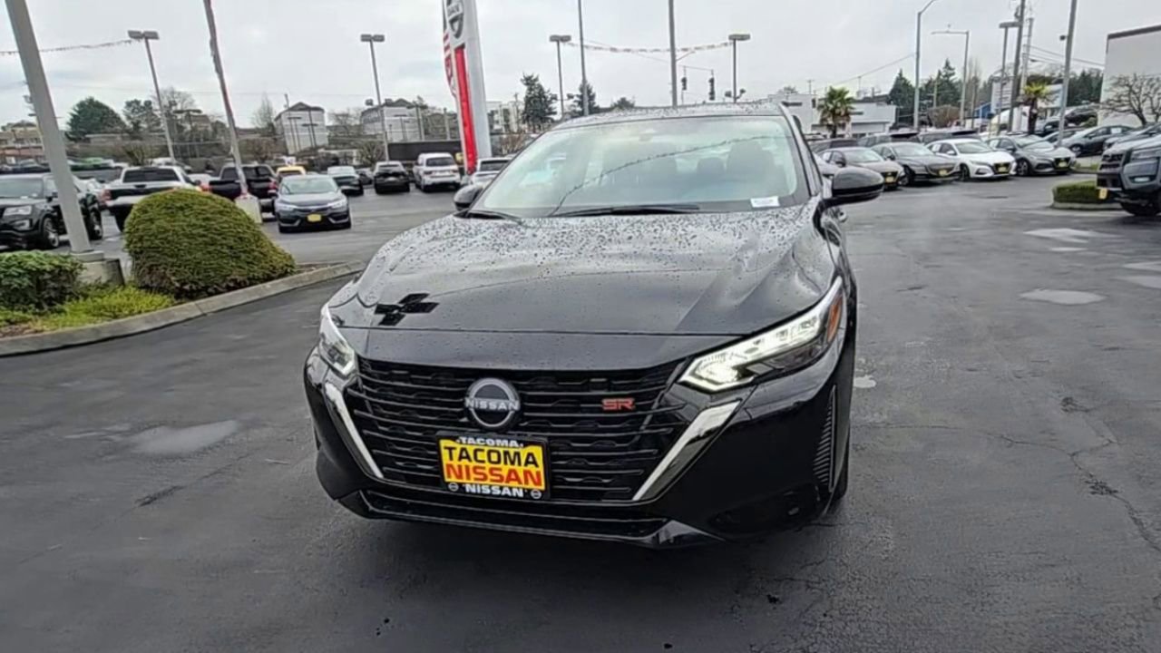 New 2025 Nissan Sentra SR image 3