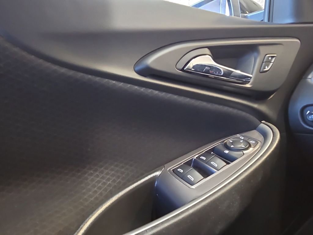 Used 2023 Chevrolet Malibu LT FWD image 19