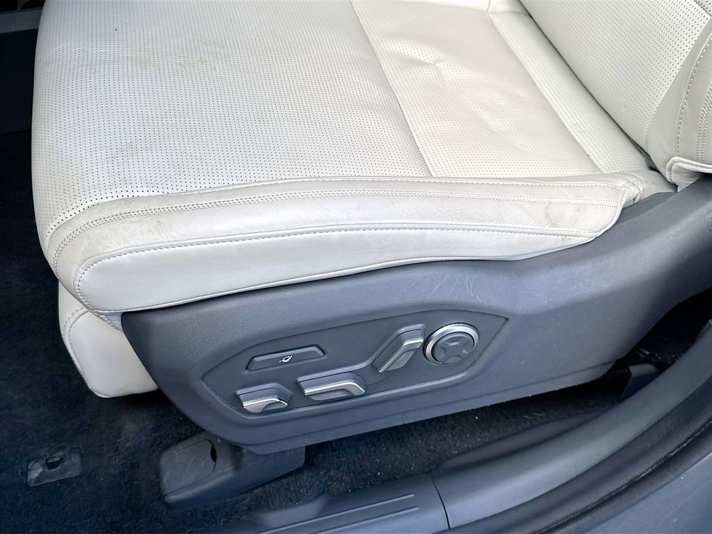 Used 2025 Hyundai Santa Fe Calligraphy FWD image 21