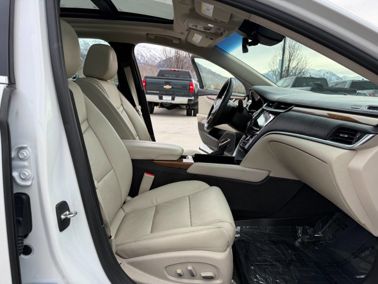 Used 2018 Cadillac XTS Luxury w/ Driver Awareness Package image 24