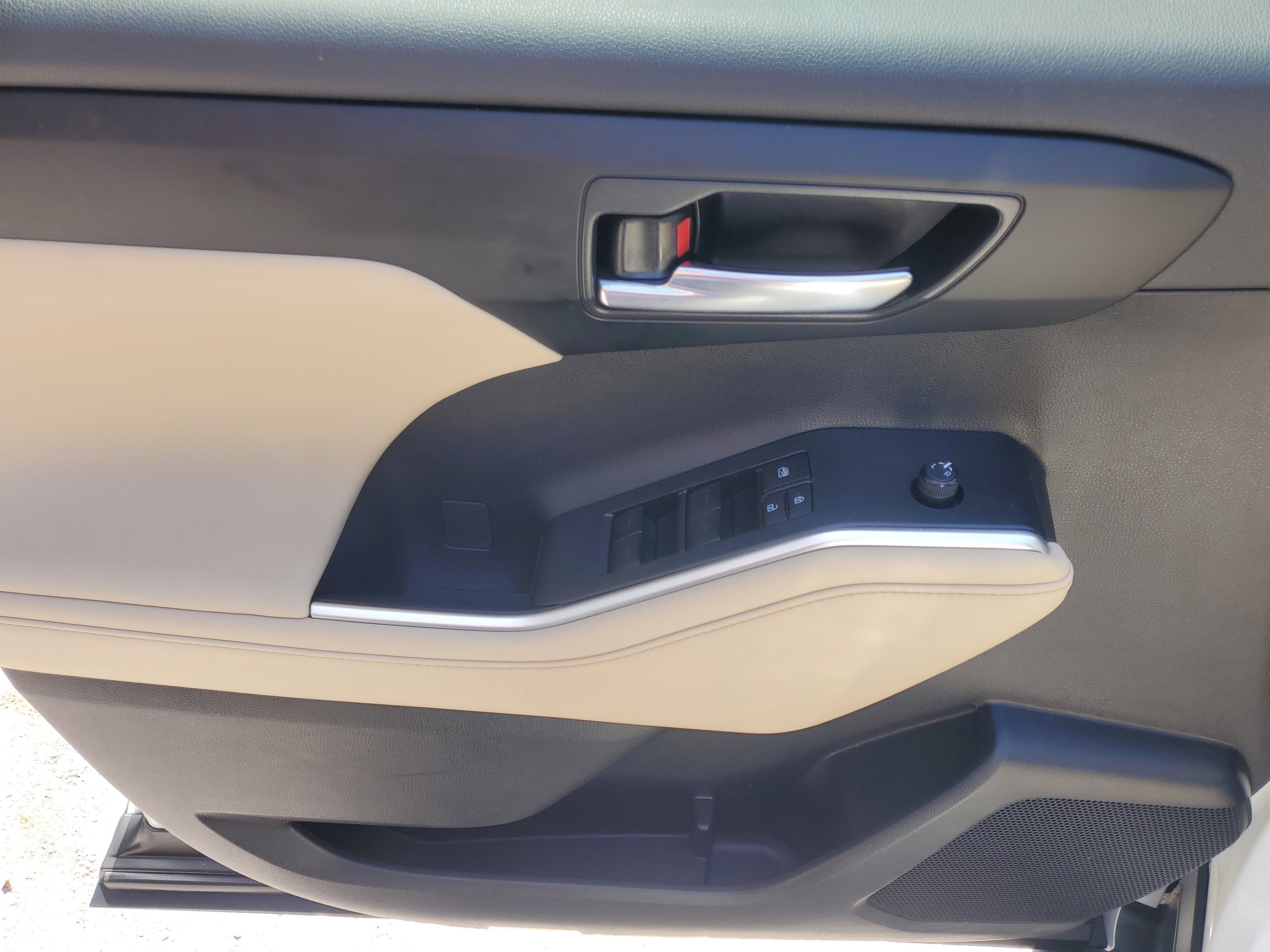 Used 2024 Toyota Highlander XLE image 21