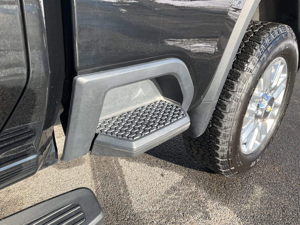 Used 2024 Chevrolet Silverado 2500 High Country image 19