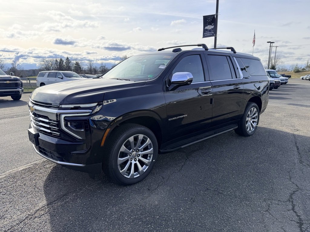 New 2026 Chevrolet Suburban Premier image 3