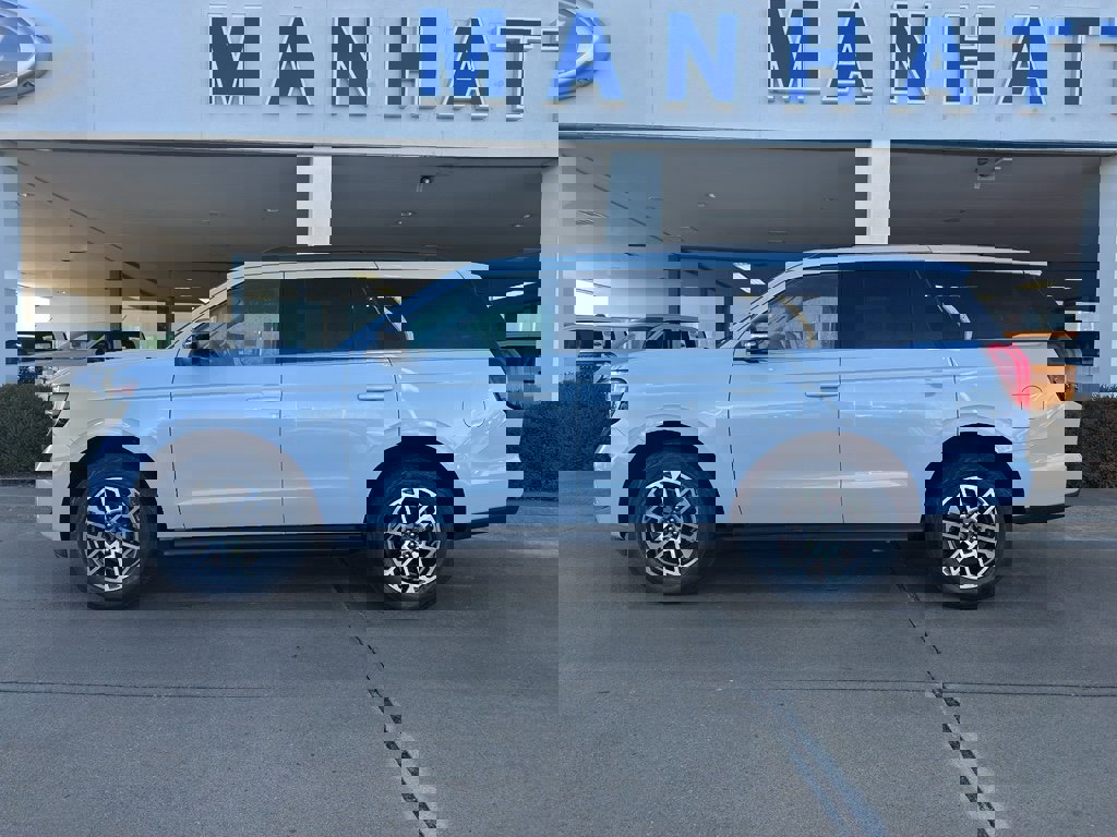 New 2026 Ford Expedition Active image 4