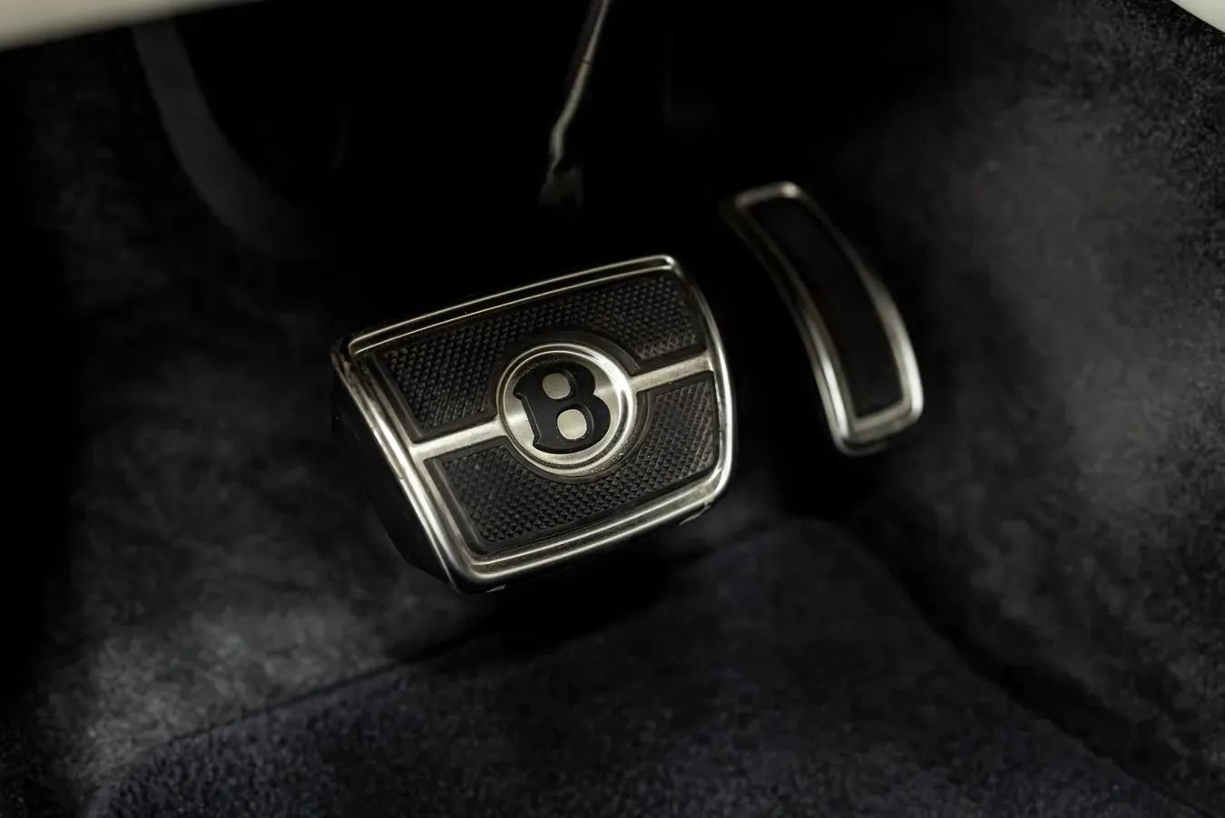 Used 2023 Bentley Bentayga AWD/4WD image 25