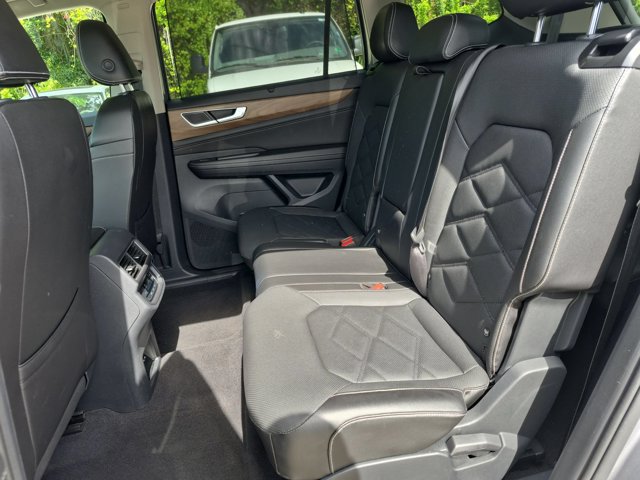 Used 2025 Volkswagen Atlas SE FWD image 24