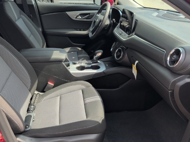 New 2026 Chevrolet Blazer LT w/ Convenience Package FWD image 35