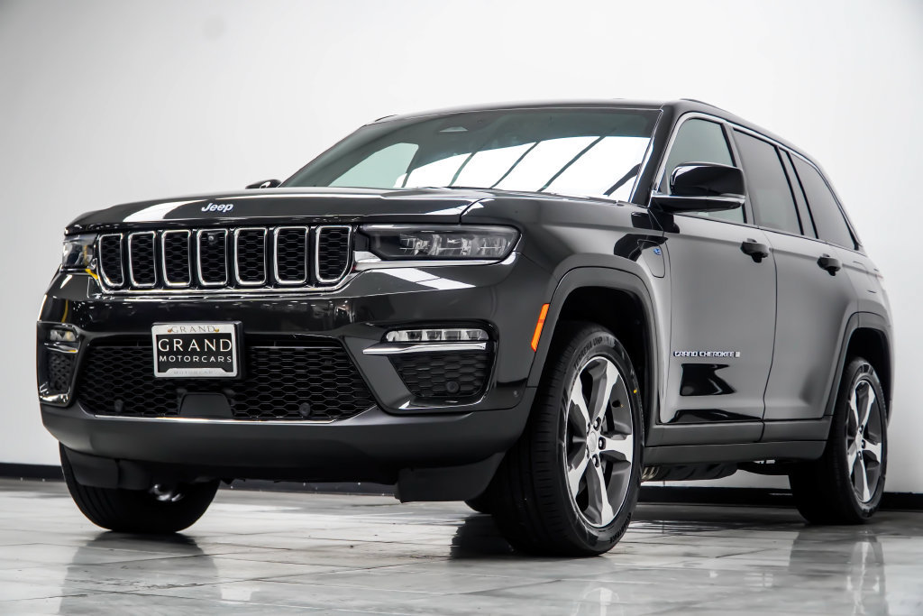 Used 2024 Jeep Grand Cherokee Limited 4xe w/ Luxury Tech Group II AWD/4WD image 13
