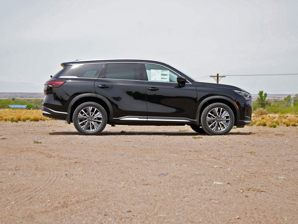Certified 2026 INFINITI QX60 Luxe w/ Cargo Package AWD/4WD image 12