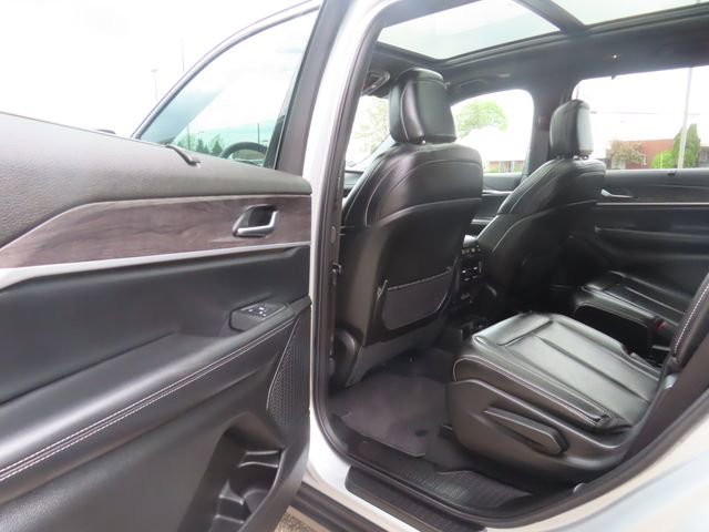 Used 2025 Jeep Grand Cherokee L Limited w/ Luxury Tech Group II AWD/4WD image 21