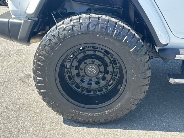 Used 2019 Jeep Wrangler Unlimited Sahara w/ Uconnect 4C Nav & Sound Group AWD/4WD image 21