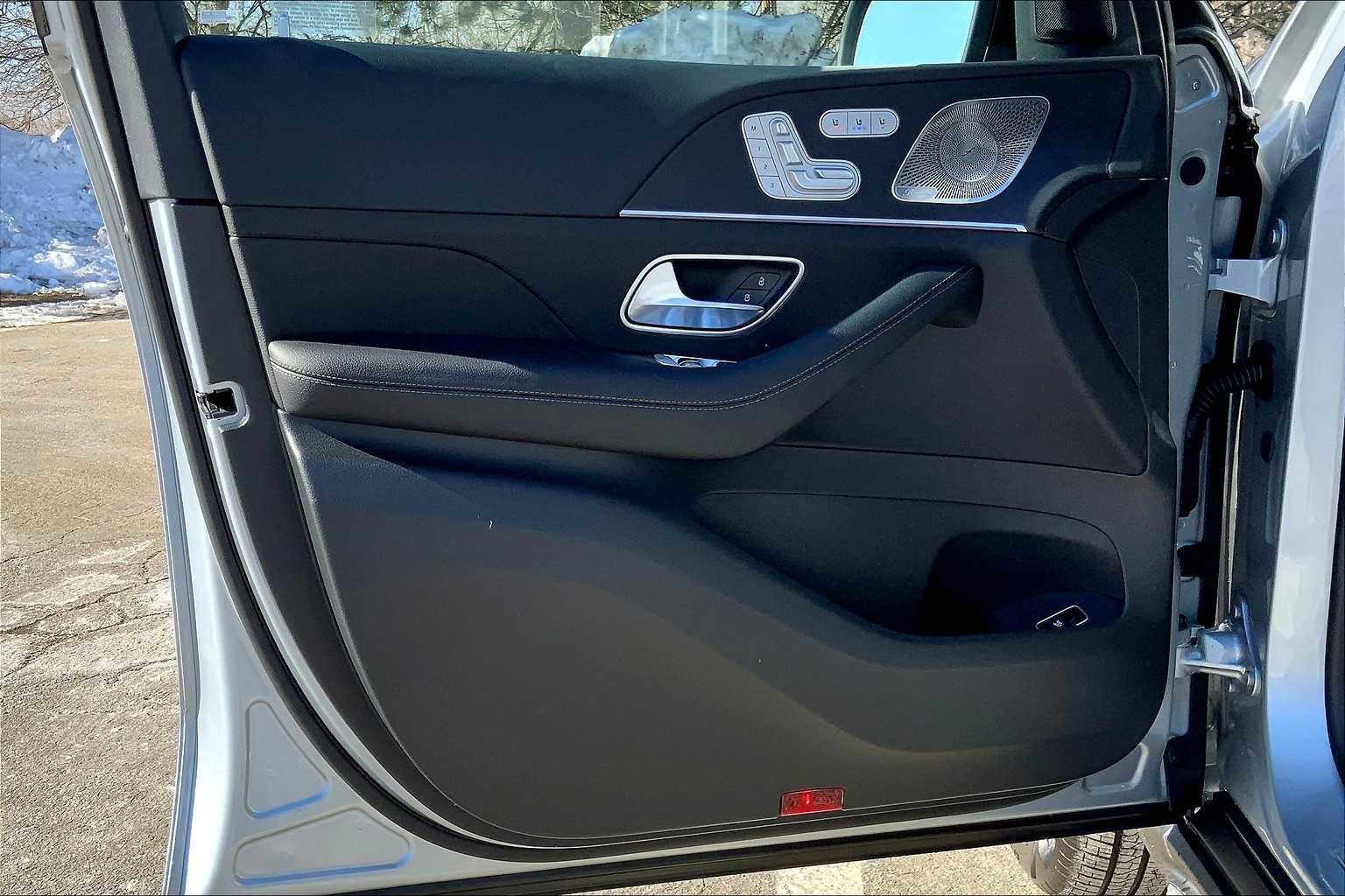 Certified 2025 Mercedes-Benz GLS 450 4MATIC image 14